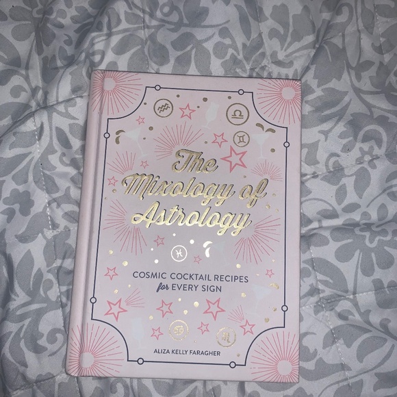 Brand new cocktail book - Picture 1 of 1